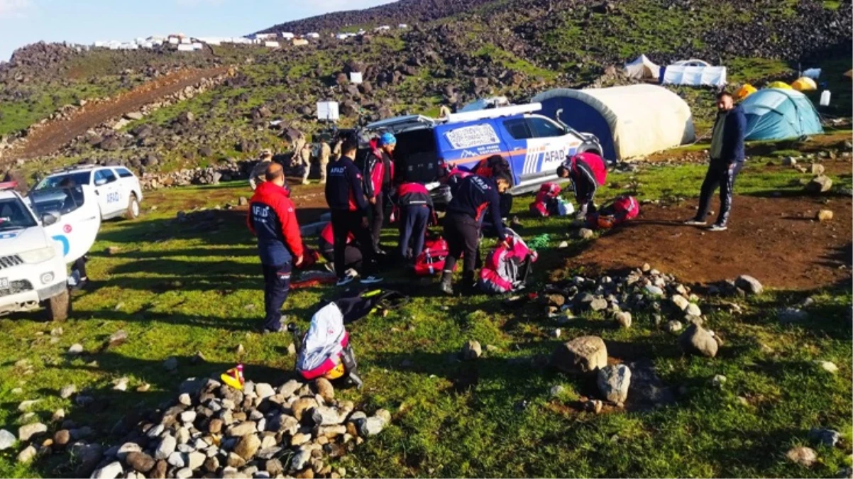 Ağrı Dağı'nda kaybolan 2 kişinin cansız bedeni bulundu