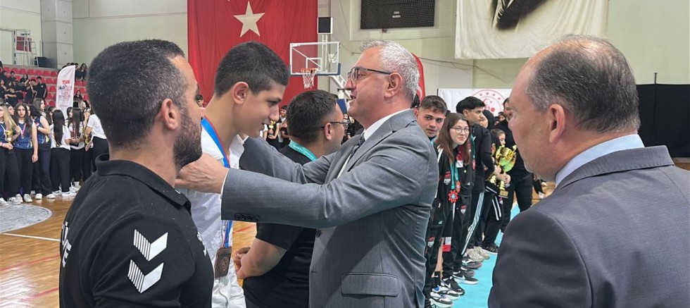 Başarılı Sporcular Ödüllendirildi!