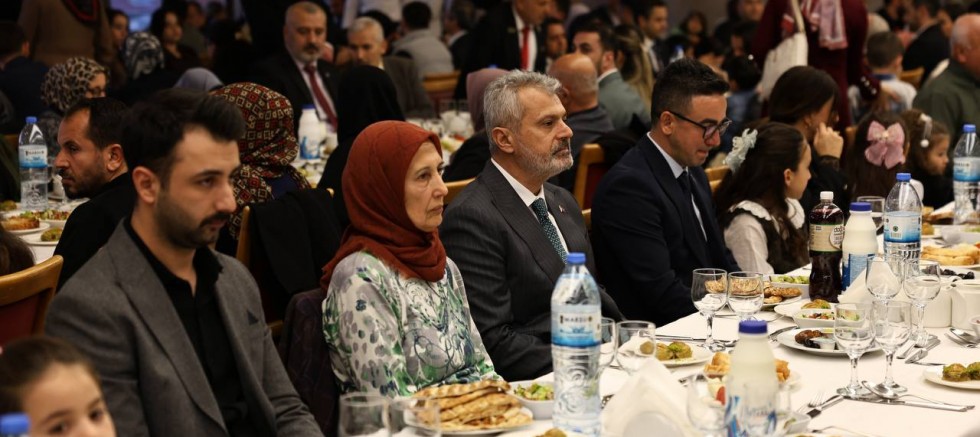 BAŞKAN ÖNTÜRK, İLK İFTARINI ŞEHİT VE GAZİ YAKINLARIYLA YAPTI