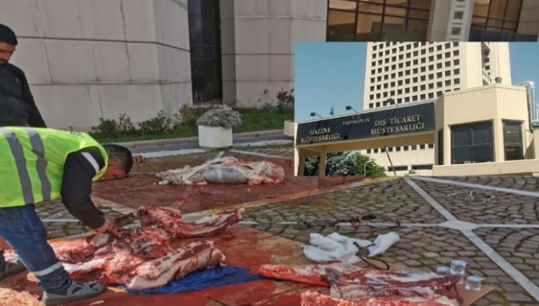Büyük skandal:  Hazine binasında yıkım başladı!  Dana kesip, kan akıttılar