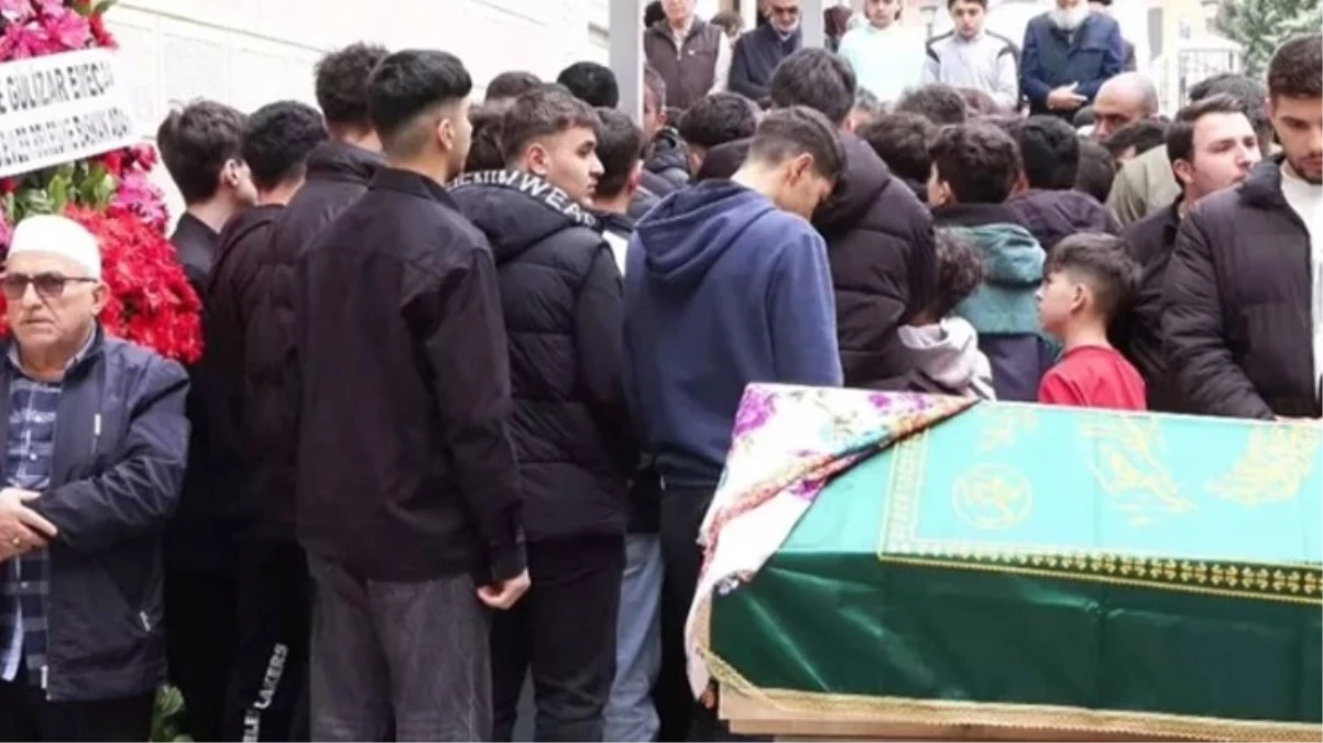 Cenaze törenine damga vuran anlar! Tepki göstermek için tabuta arkalarını döndüler