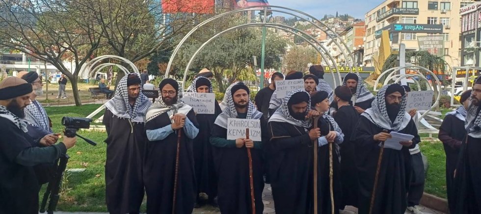 Atatürk için okutulan mevlidi hedef alan tarikata halk böyle yanıt verdi