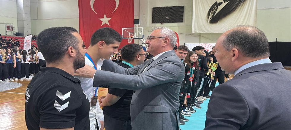 Başarılı Sporcular Ödüllendirildi!