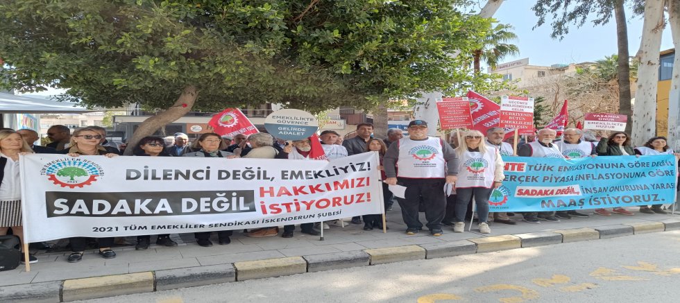 Emekliler isyanda : “Sadaka Değil Hakkımızı İstiyoruz”