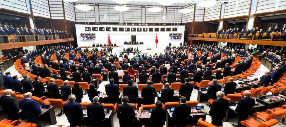 Emniyet, vergi ve basın mevzuatındaki değişiklikler Meclis'ten geçti