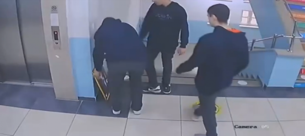 Öğrencilerin Atatürk hassasiyeti yürekleri ısıttı