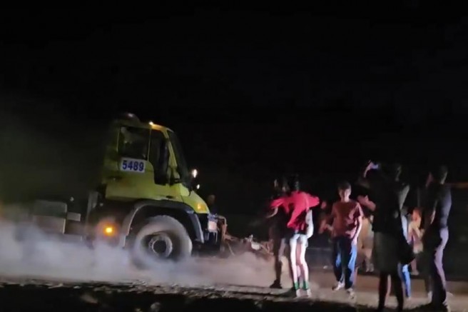 ODTÜ'de öğrencilerin üzerine iş makinesi sürüldü!