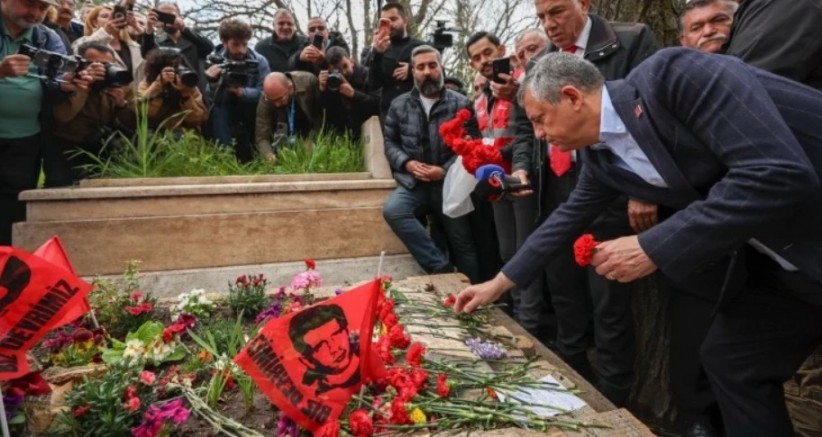 Özgür Özel 'üç fidanı' andı
