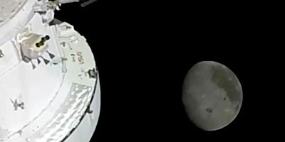 Artemis II Ay'a yapılan insanlı yolculukta en uzak mesafe rekoru kırdı