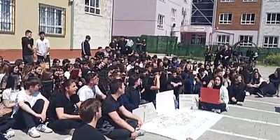 Bursa'da okul bahçesinde Urfa ve Maraş’taki saldırıları protesto eden öğrencilere soruşturma açıldı