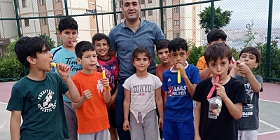 Dernek Başkanı Sönmez Deprem Konutlarında Geleneksel Çocuk Etkinliği Düzenledi