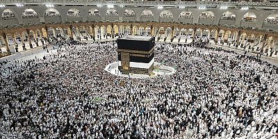 Diyanet’ten TÜGVA’ya 5 yıldızlı umre jesti