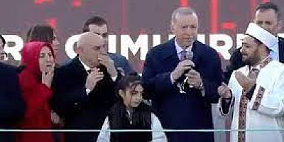 Erdoğan imamı durdurdu: Fatiha sonra önce kurdele