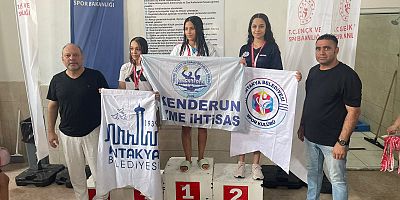 İskenderun’da Zafer Bayramı Haftası’nda Yüzme Heyecanı Yaşandı