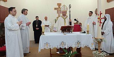 İskenderunlu Katolikler Paskalya’yı Coşkuyla Kutladı