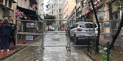 Kadınların Taksim’e yürüyüşüne polis engeli!