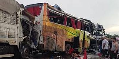 Mersin'de zincirleme kaza: 10 kişi öldü, 30 kişi yaralandı