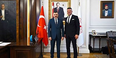 Mustafa Çiftçi makam odasına Abdülhamid tablosu astı