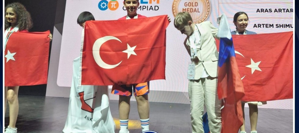 TED Öğrencileri Roma’dan Dünya Dereceleriyle Döndü